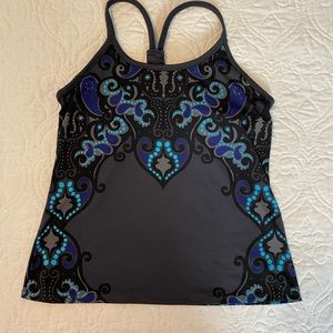 Athleta Women’s yoga top